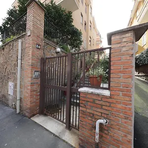 San Pietro Center Close To The Subway Apartamento